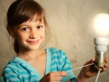 Les enfants qui n'éteignent jamais les lumières: quel coût annuel y est lié?