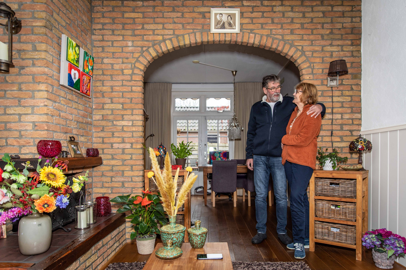 Broer Verhuizer Puur Het huis van Sjaak en Annet staat te koop. 'Het is echt zo'n buurtje waar  je voor elkaar zorgt en lief en leed met elkaar deelt.' | Foto | AD.nl