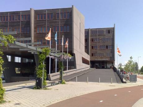 Middelburg houdt miljoenen over, maar houdt voorlopig toch de hand op de knip