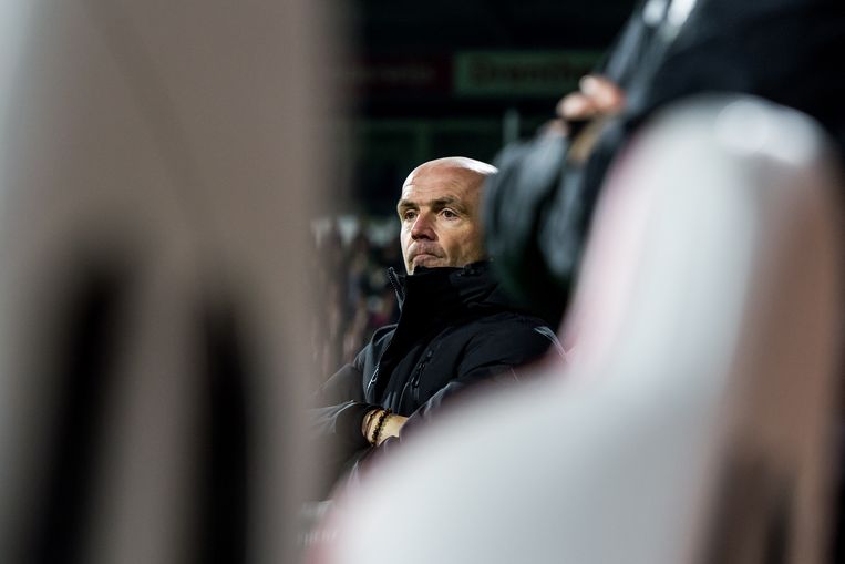 Alfred Schreuder staat onder grote druk: krijgt hij het zwalkende Ajax nog op de rails? Beeld ANP /  ANP