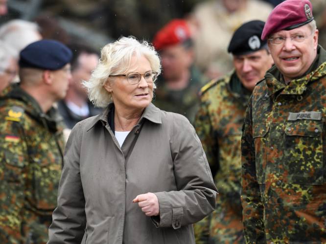 Discussie rond Duitse minister van Defensie na privégebruik legerhelikopter