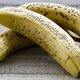Zo krijg je een bruine banaan weer geel