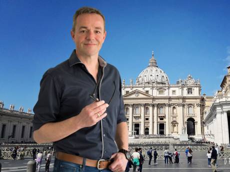 Column Dennis: ‘Groene Hart-kerken in geldnood? Weten ze wel hoe enorm de rijkdom van het Vaticaan is?