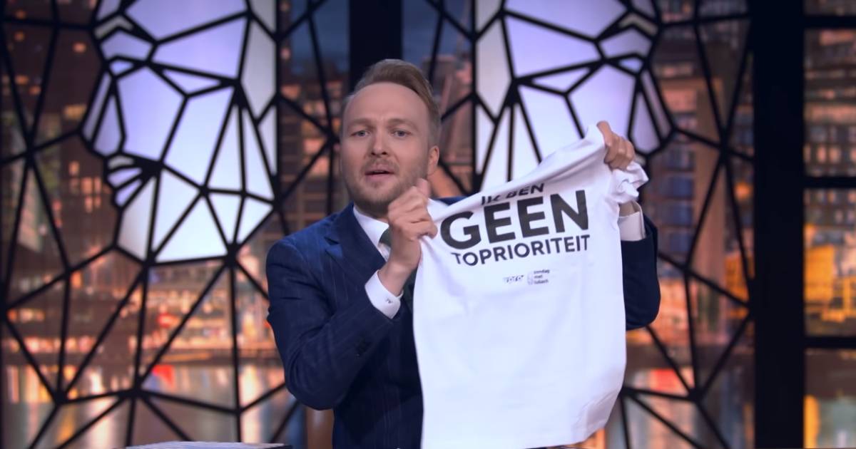Toprioriteit T shirt Arjen Lubach niet aan te slepen hele schoolklassen vragen er om Show gelderlander