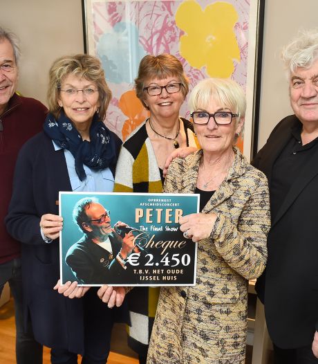 Zanger Peter Aalders (72) overleden; hij haalde met The Final Show nog 2450 euro op voor het Oude IJssel Huis
