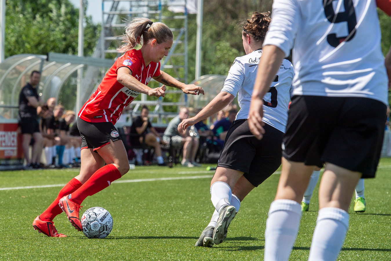 Desiree van Lunteren kwam tegen vv Gilze voor het eerst in actie in het shirt van PSV.