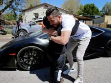 Adrian (5) gaat op pad met familie-auto, krijgt ritje in Lamborghini als beloning