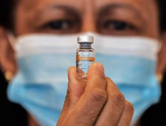 AstraZeneca meldt vertraging in levering vaccins aan EU “door probleem in Belgische fabriek”