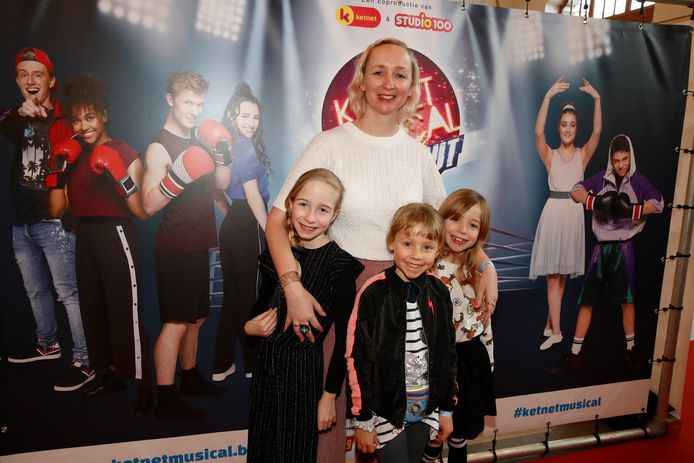 Klara-presentatrice Heidi Lenaerts kwam kijken met haar kinderen Lily-Rose en Bonnie Lotta en hun vriendinnetje Yuna.