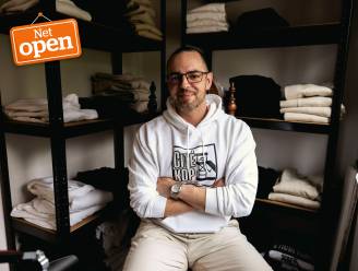 NET OPEN. Rafael (36) maakt truien en T-shirts voor de Genkse ‘citékop’: “Jaar aan de tekentafel gezeten, dus kan elke maand nieuwe stuks lanceren”