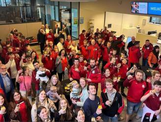 Kampioenen van judoclub Jitsu-Kwai krijgen hulde op gemeentehuis 