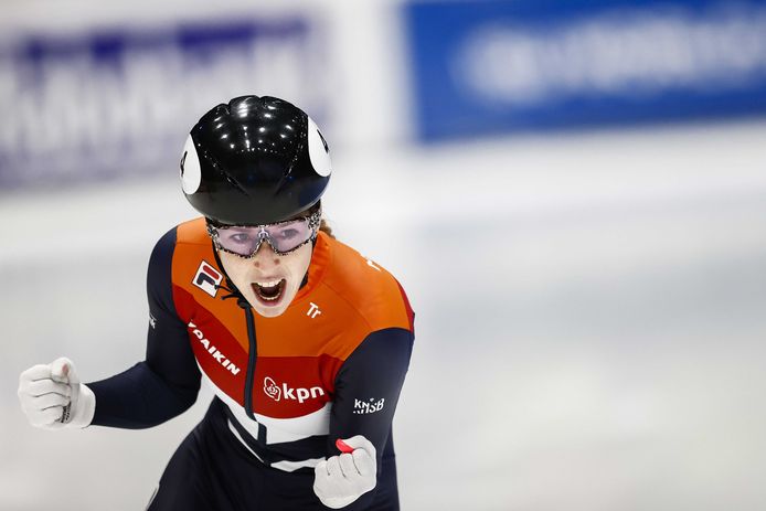 Lara van Ruijven na het winnen van de finale op de 500 meter tijdens de ISU World Cup Finale Shorttrack.