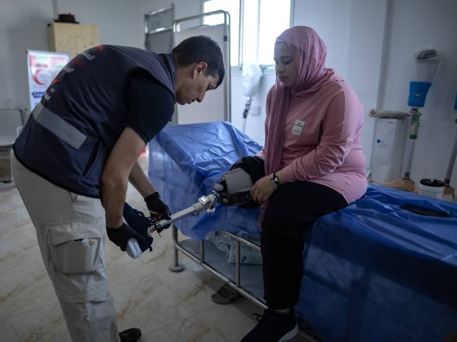 “Gazanen geboeid, geblinddoekt en behandeld zonder pijnstillers” in Israëlisch ziekenhuis