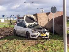 Man met ‘engeltje op schouder’ vliegt op hoge snelheid uit de bocht in Sliedrecht