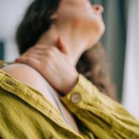 Nieuw inzicht in pijnbeleving: zo maakt het brein pijn erger door negatieve verwachtingen
