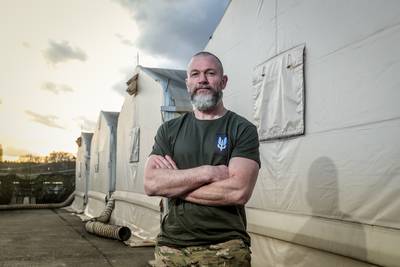 ‘Kamp Waes’-kandidaten schetsen een verrassend portret van ‘keiharde’ Special Forces-instructeur Fly: “Een vriend voor het leven”