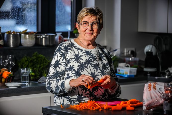 Herna Chys kookt voor alleenstaanden in Zedelgem