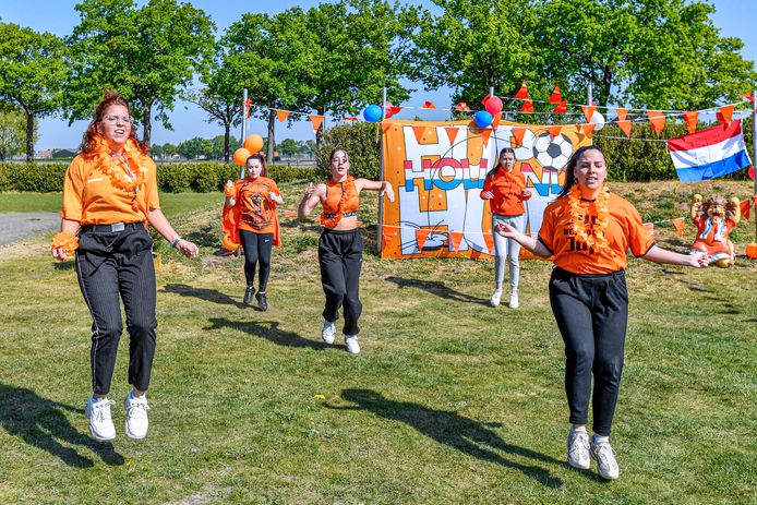 Vorig jaar gaven dansdocenten van Fun Skillz in Roosendaal nog een dansmarathon via Facebook en Instragram. Ook toen al was het behelpen met de invulling van Koningsdag.