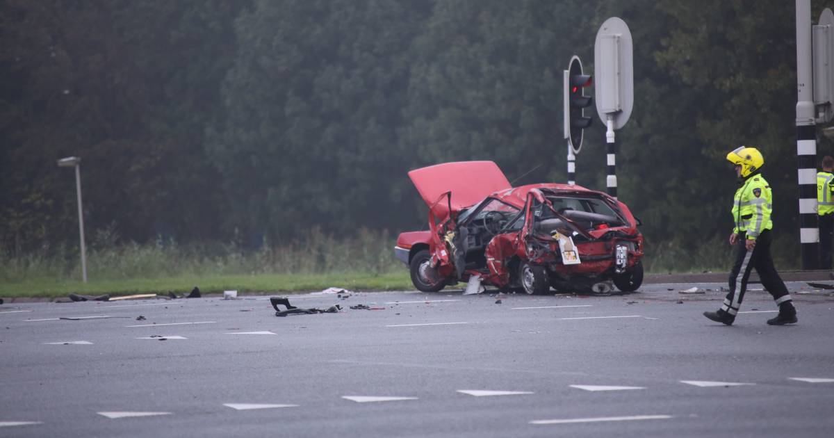 Rijbaan N325 dicht in Arnhem na ongeval.