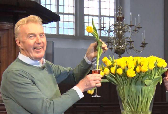 André van Duin doopt zijn eigen tulp.