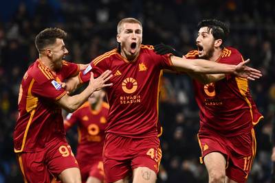 Dybala bezorgt AS Roma overwinning met doelpunt en assist tegen tienkoppig Sassuolo, Lukaku kan stempel niet drukken