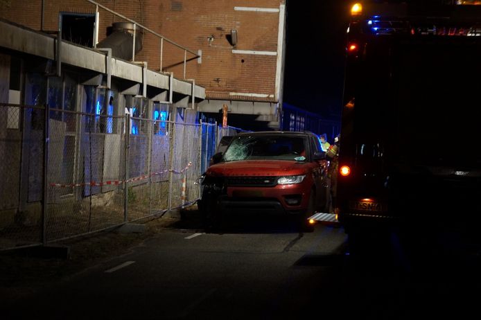 In Heusden overleed een fietser na een botsing met een auto.