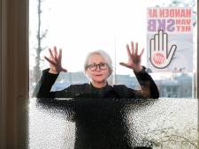 Posters met ‘Handen af van het SKB’ vullen de Winterswijkse ramen: ‘Iedereen heeft het erover’
