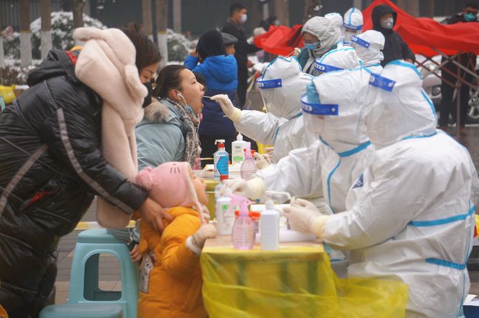 Beeld van de massale testcampagne in Zhengzhou.