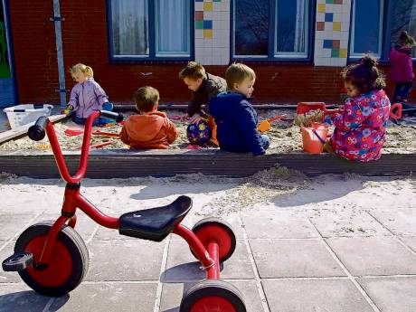 Korein sluit weer peutergroep vanwege personeelstekort; ouders moeten zelf oplossing bedenken