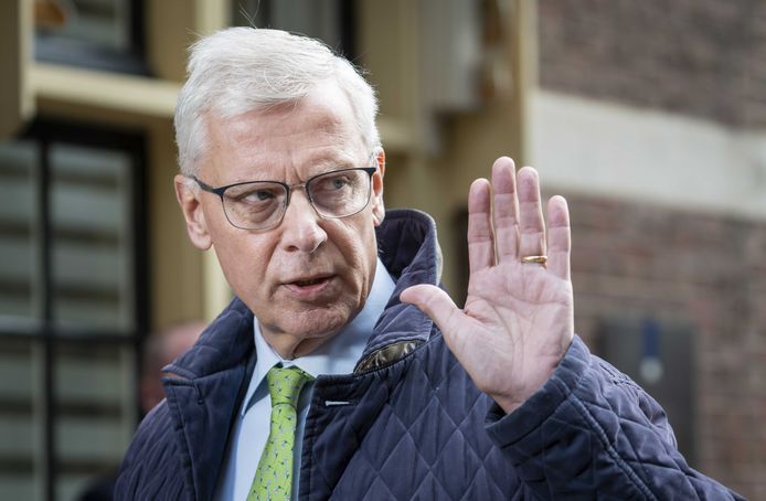 Staatssecretaris Marnix van Rij bij aankomst op het Binnenhof.