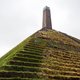 Nieuwe stutten in Pyramide van Austerlitz