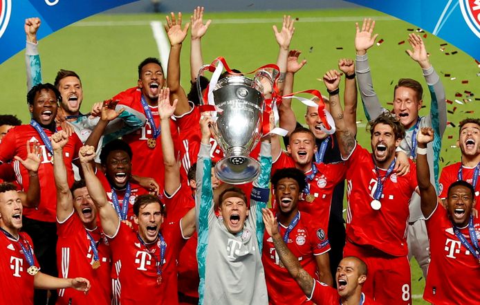 De Bayern-spelers vieren de Champions League-winst.
