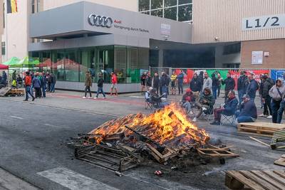 Trade unions demonstrate in solidarity with Audi Brussels: disruption to public transport expected