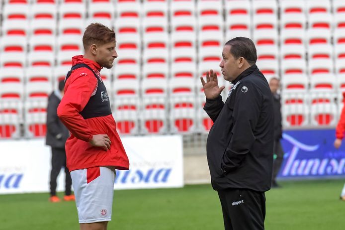 De Tunesische bondscoach Nabil Maaloul (rechts) met Fakhreddine Ben Youssef.