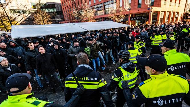 Voor- en tegenstanders Zwarte Piet stonden in Eindhoven oog-in-oog