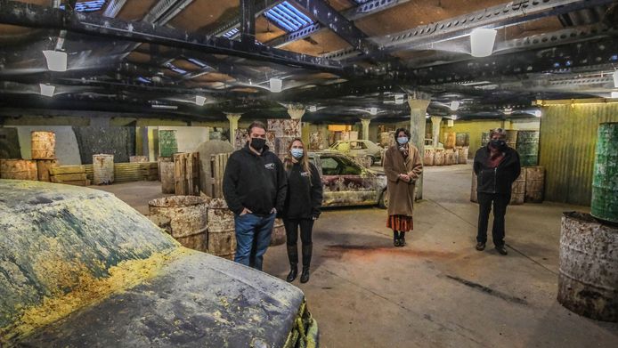 Justin Desmet (Mathieu staat niet op de foto), Charlotte Volcke , Sabien Lahaye-Battheu, gedeputeerde en de voorzitster van Westtoer en Stefaan Gheyson, directeur van Westtoer.