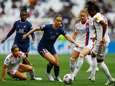 Ongelooflijk geblunder helpt Olympique Lyon zonder Egurrola en Van de Donk langs PSG