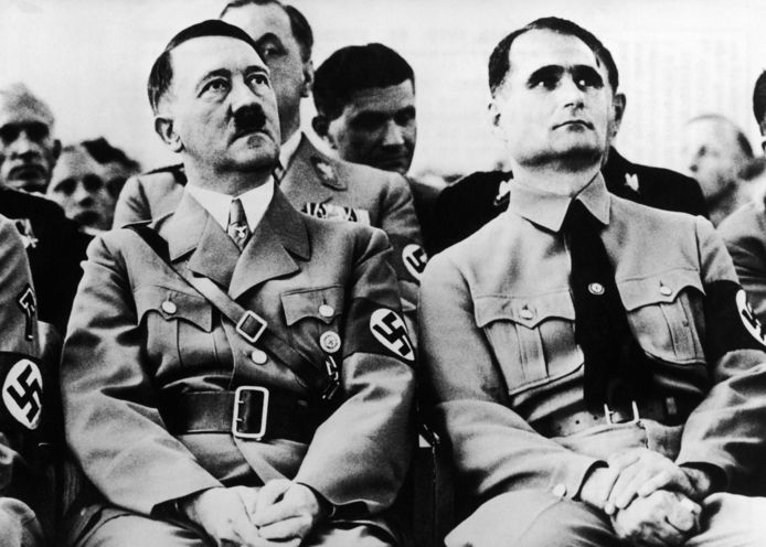 Adolf Hitler en Rudolf Hess in 1934.