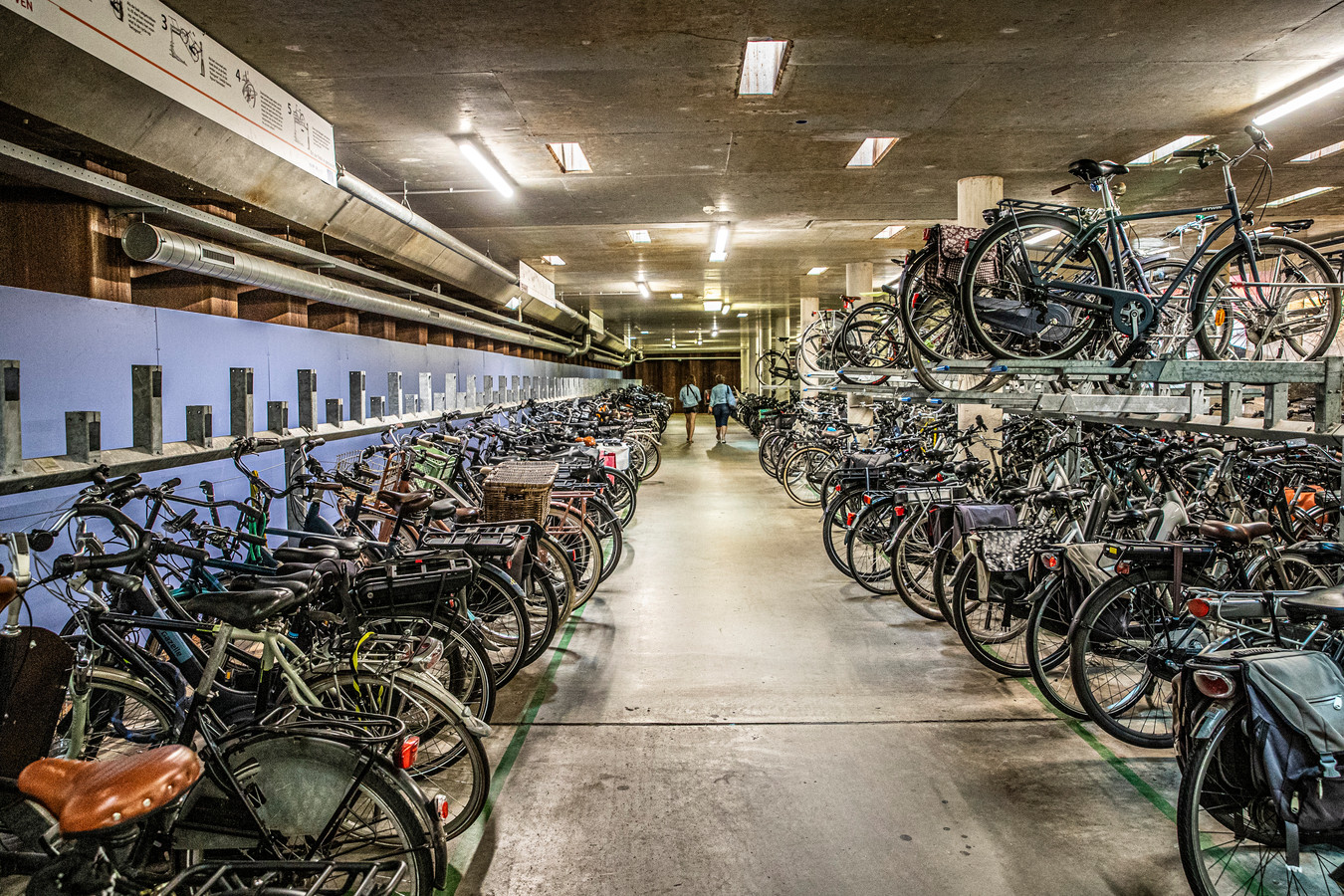 Fietsenkelder draait op halve kracht. Begin 2024 vervangt Eindhoven 1400 rekken Foto AD.nl