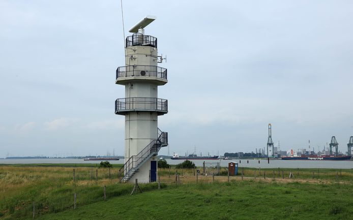De Schelde gaat de grens over bij de Hedwigepolder.