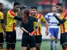 Scheidsrechter trekt rode kaart in en nieuwkomer stoomt door: lees hier alles over het amateurvoetbal