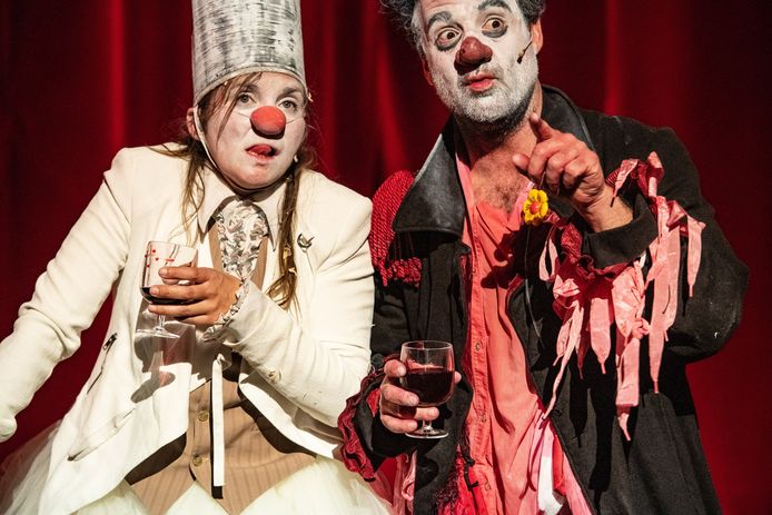 Scène uit The Clowns Convention.