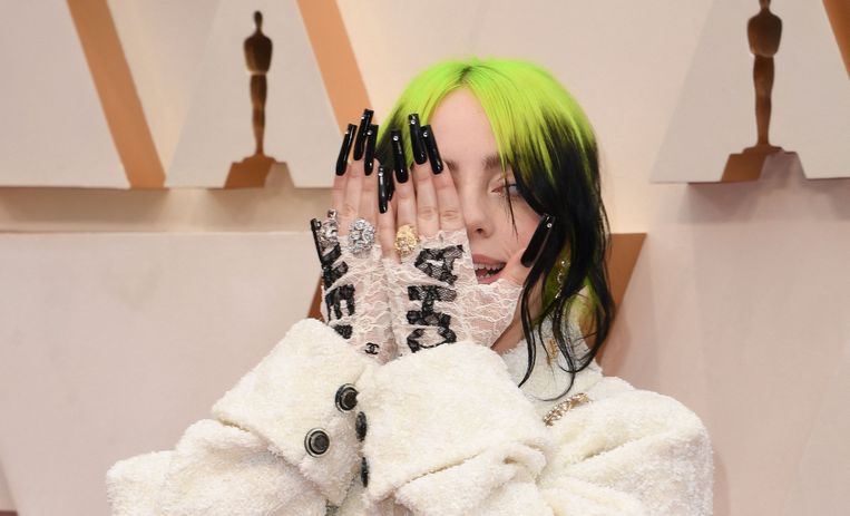 ‘Billie Eilish seems to want to say: whatever I wear, no stays no’