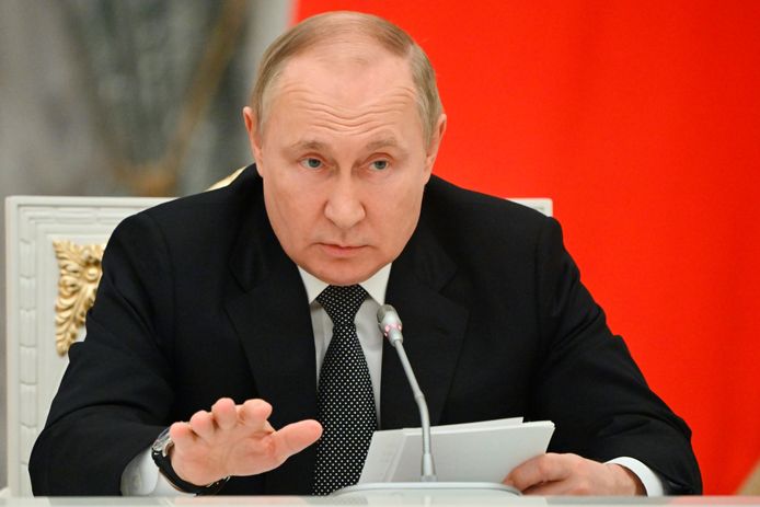 President Vladimir Poetin heeft de opleving van de roebel ook aangehaald als een teken dat het land de ongekende westerse sancties heeft overleefd.