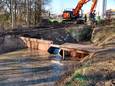 Water laten wegvloeien of net niet, dat is de functie van de kantelstuw in Paddenbroek.
