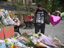 Manchester staat jaar na bomaanslag concert Ariana Grande stil bij slachtoffers