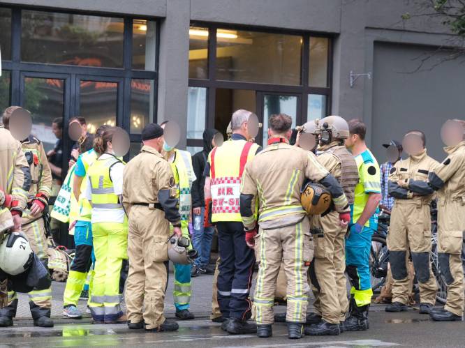 Man met alarmpistool lost schot in school Anderlecht en slaat daarna op de vlucht: wapen teruggevonden