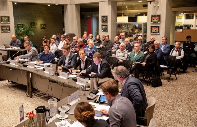 Omwonenden van de Langstraat/N270 in Deurne, dinsdag op de publieke tribune
