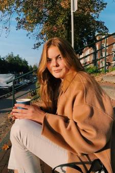 Gravin Eloise in uniek boek: ‘Dankzij parelketting heb ik gevoel dat ik oom Friso altijd bij me draag’