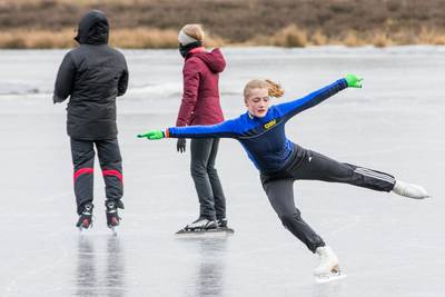 Recreatief of de marathon, op natuurijs is het goed schaatsen; bekijk hier de foto's